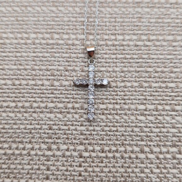 18 Inch Sterling Silver Cubic Zirconia Religious Cross Necklace A5719 - Picture 4 of 8
